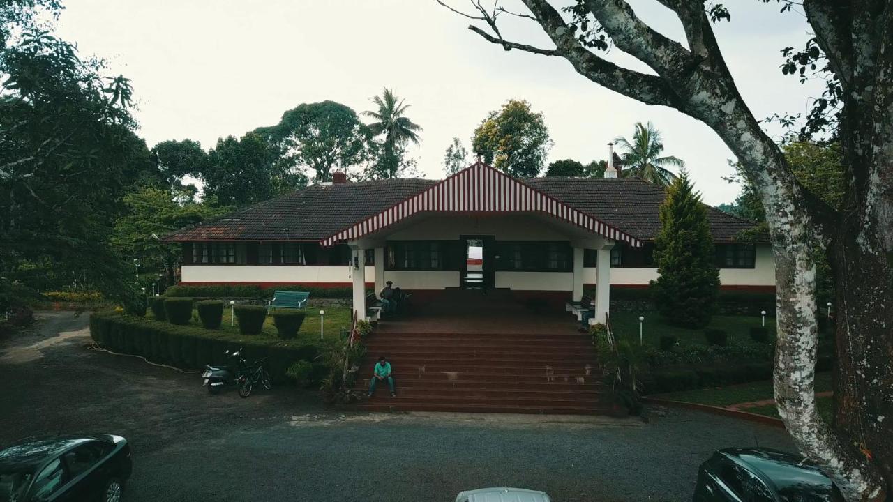 Tea Tours Ripon Heritage Bungalow Meppadi Exterior photo